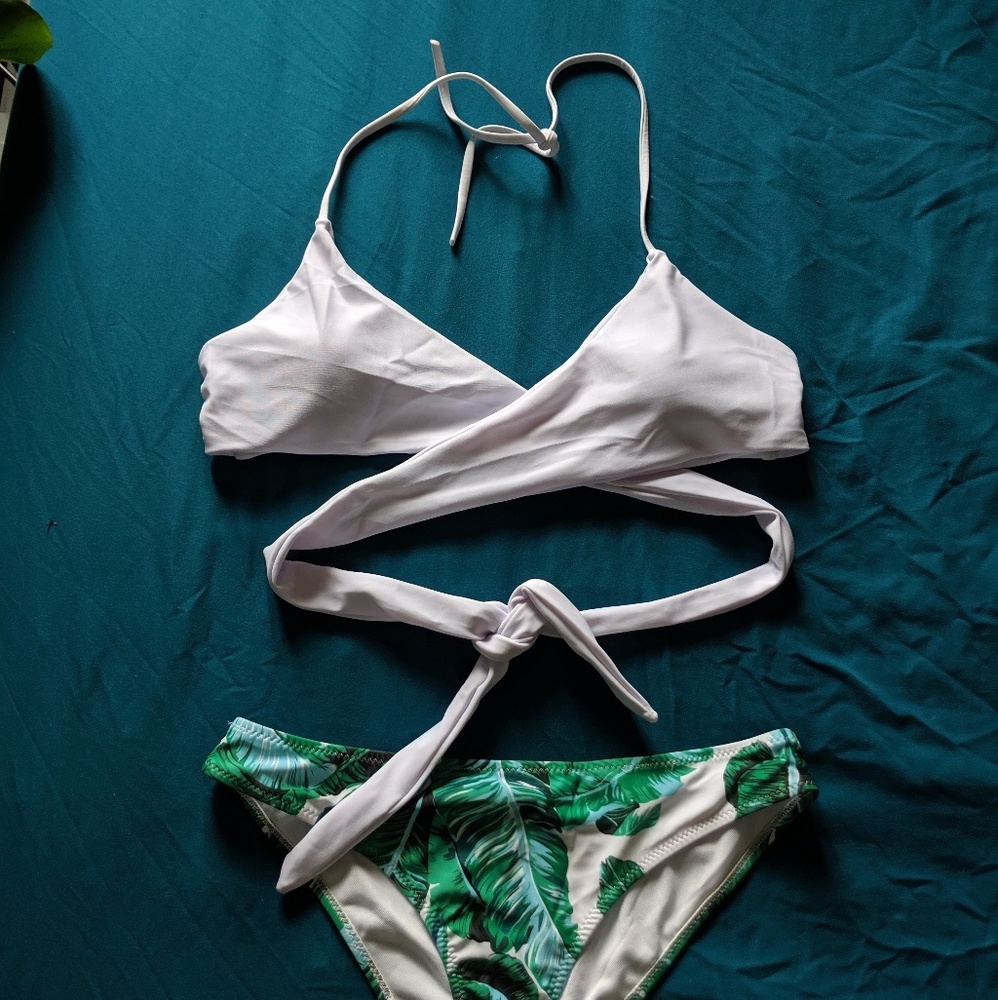 Size Large 2 Piece Bikini 🌴